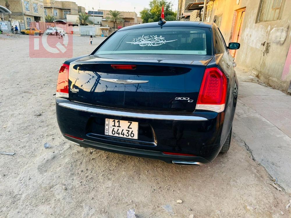 کرایسلەر 300